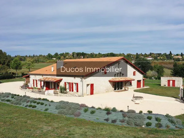 Maison 6 pièces 447 m² 
