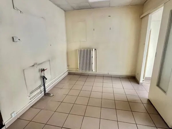 Boutique 56 m² 