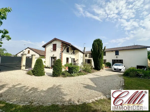 Maison 9 pièces 220 m² 