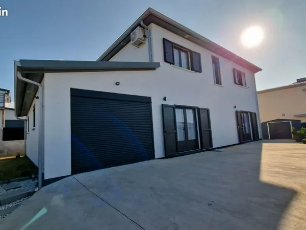 Maison 5 pièces- 181m2 - Sainte-Marie (97438) 