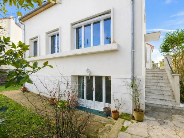 LE VESINET - MAISON 6 CHAMBRES - TERRAIN 404 M² 6- 12 MN RER 