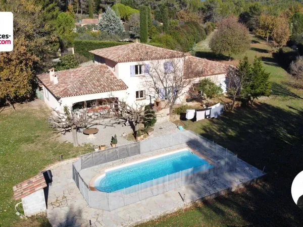 Villa 6 pièces 188 m² 