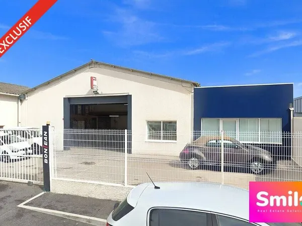 Local d'activité 532 m² 
