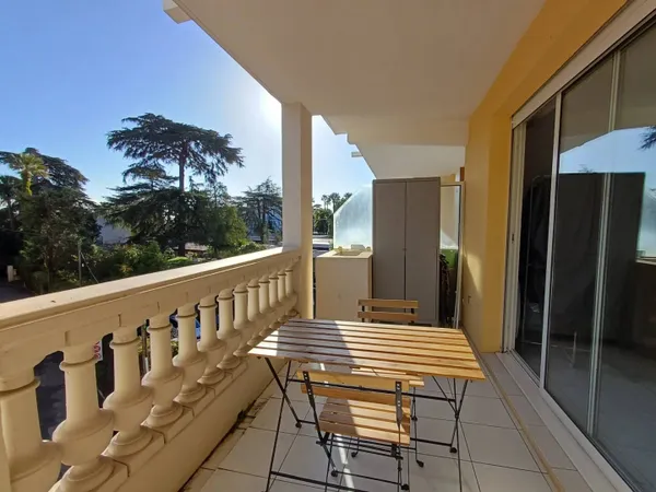 Studio 1 pièce 32 m² 