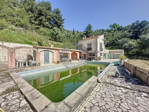 Villa 9 pièces 280 m² 
