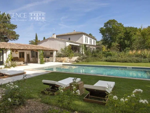 Maison 9 pièces 380 m² 
