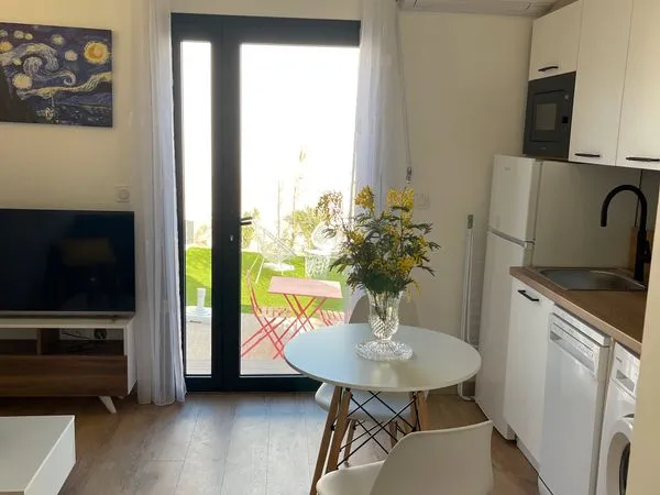Appartement T2 sur Nîmes récent dans maison en Rez de Jardin 