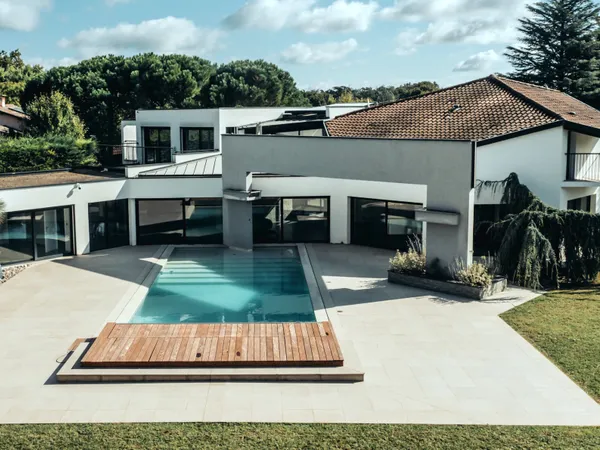 ST CYR AU MT D'OR - Maison d'architecte de 353m2 sur 3000m2 