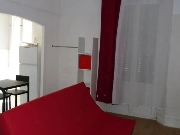 Studio 1 pièce 30 m² 