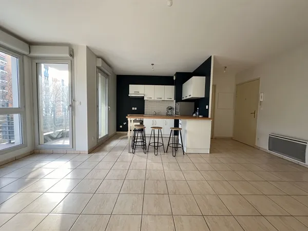Villeurbanne - Appartement T2 avec garage 