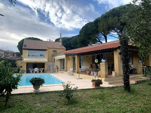 Maison de luxe 8 pièces 184 m² 
