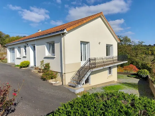 Maison 4 pièces de 105 m² sur sous-sol total 