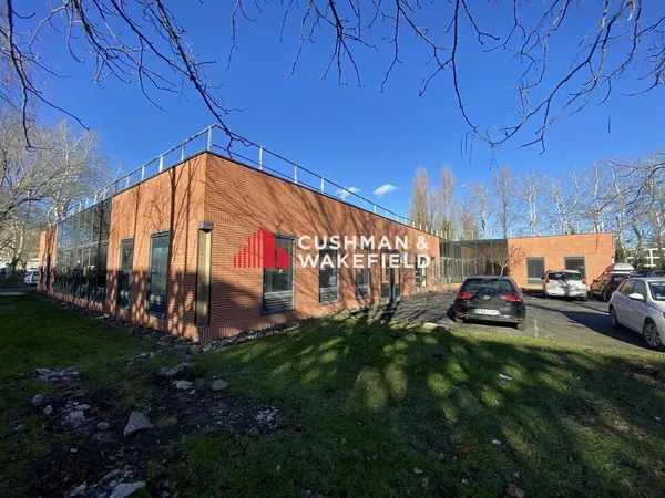 BUREAUX - ACTIVITES à louer 