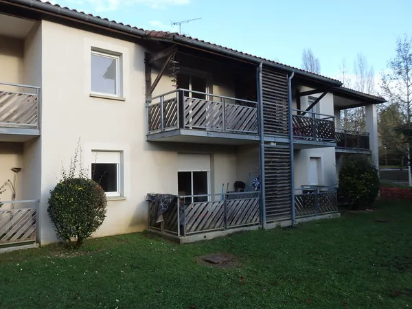 APPARTEMENT A VENDRE A ESCASSEFORT 