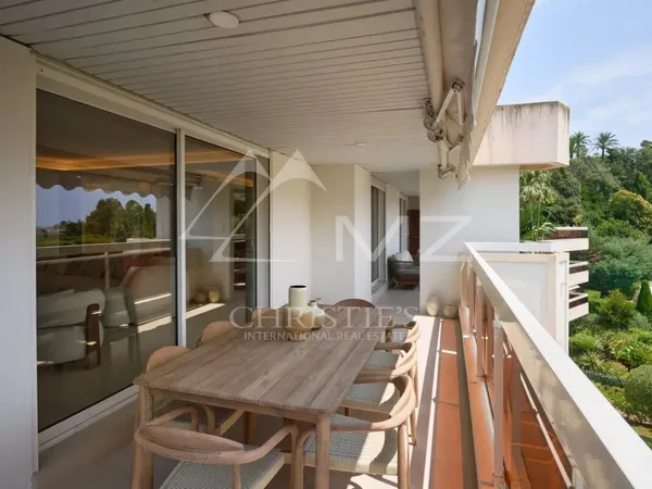 Magnifique appartement contemporain en dernier étage 