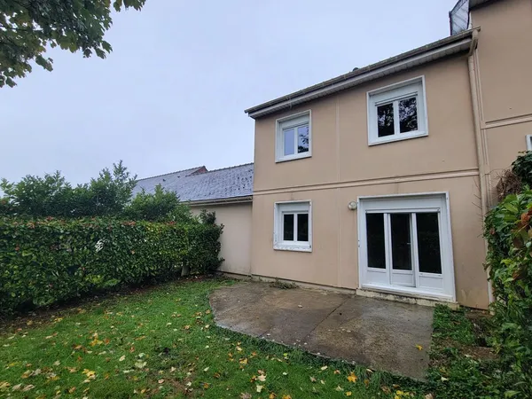 À MAMERS : MAISON T3 BIS de 74 m² environ avec jardin arboré 