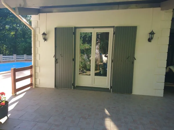 villa avec piscine 10x5 chauffée et pompe a chaleur air eau 