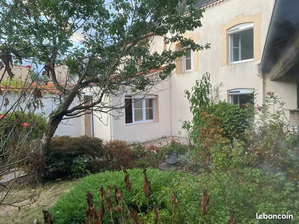 Vente maison de ville le poiré sur vie 