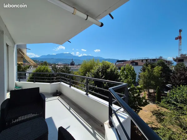 T2 spacieux de 48m² avec balcon plein sud, garage et cave - Hyper-centre Voiron 