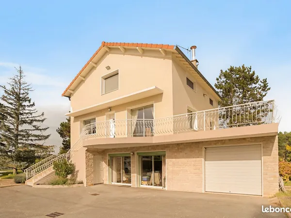Maison 9 pièces 215 m² 