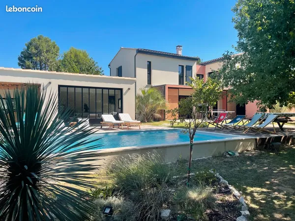 Villa Provençale Contemporaine - Oasis de Luxe & Rentabilité - 5 chambres - Piscine - 3600m² de 
