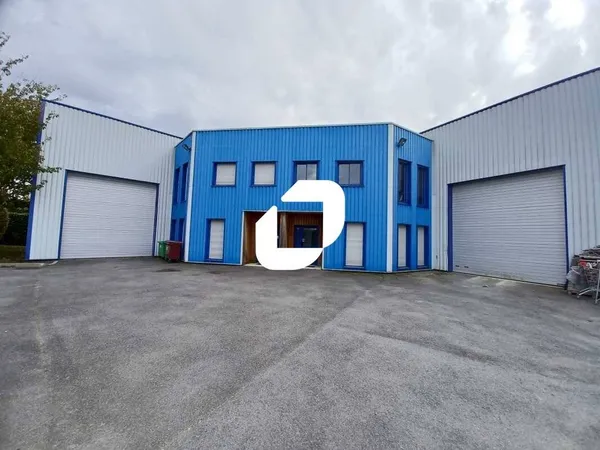 Local d'activité 385 m² 