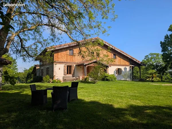 Maison 5 pièces 235 m² 