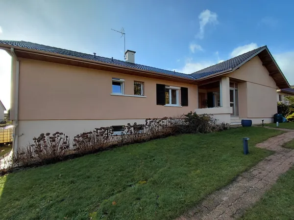 FIXIN. Jolie et spacieuse maison avec appartement indépendan 