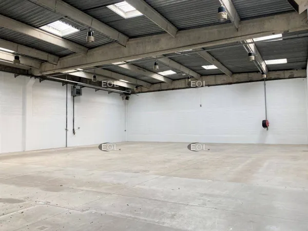 Local d'activité 452 m² 
