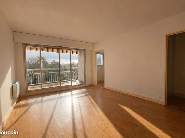 Studio 1 pièce 26 m² 