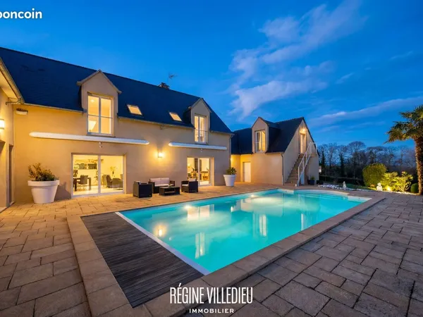 Villa 7 pièces 296 m² 