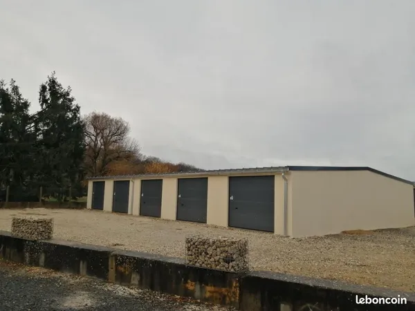 Garage 38 m² Monnaie 