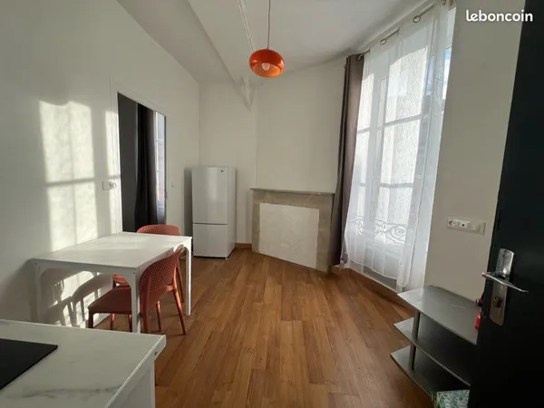 Appartement T2 meublé hypercentre Laval 