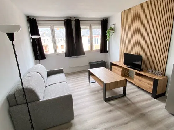 Apparemment T1 25m2 au coeur du centre ville de gien 