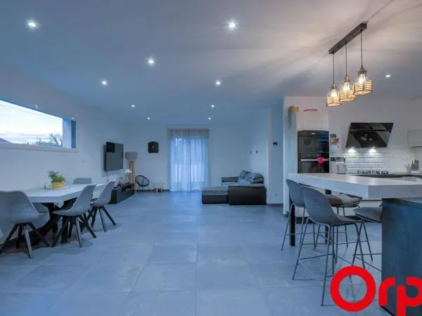 Maison de plain-pied 4 pièces 150 m² 