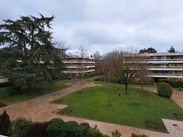Vends bel appartement de 130m² dans une résidence de standing à Noisy le Roi 