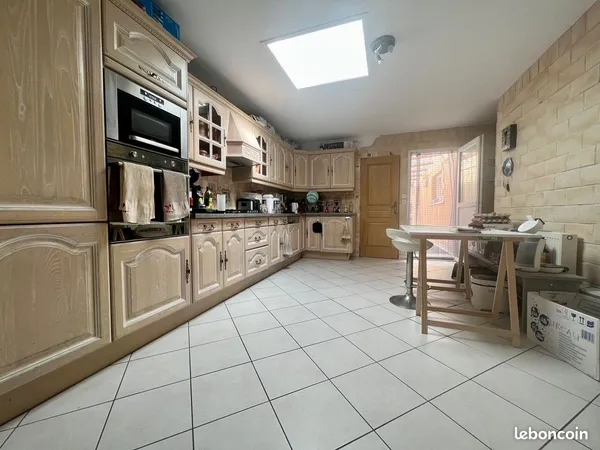 Maison 5 pièces 136 m² 