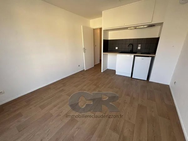 Studio 1 pièce 24 m² 