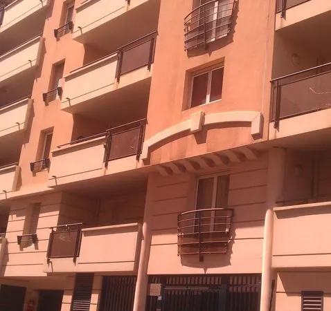 T4 A LOUER 13001 cinq avenues-longchamp 