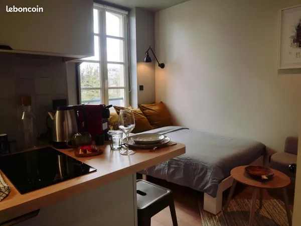 Studio 1 pièce 13 m² 