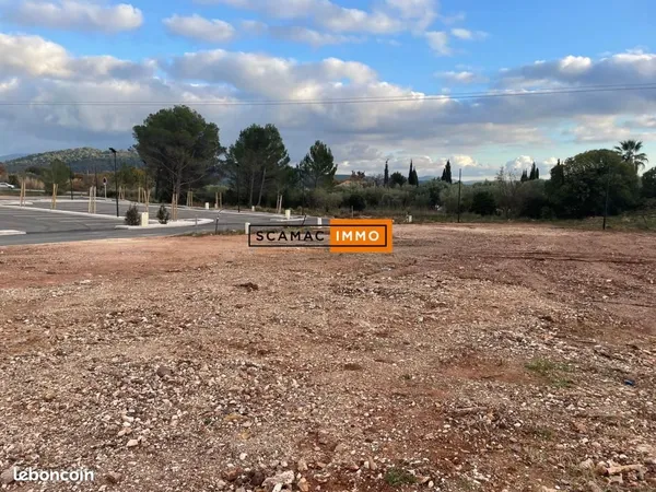 Terrain 674 m² Puget Ville 