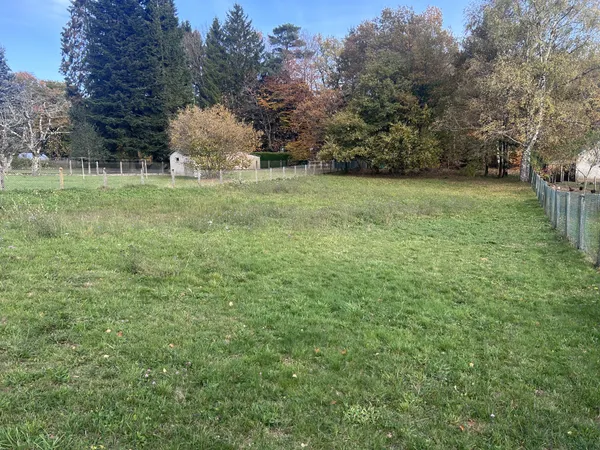 Terrain à Saint-Privat (19) 