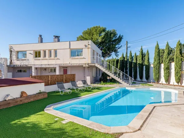 Maison 9 pièces 290 m² 