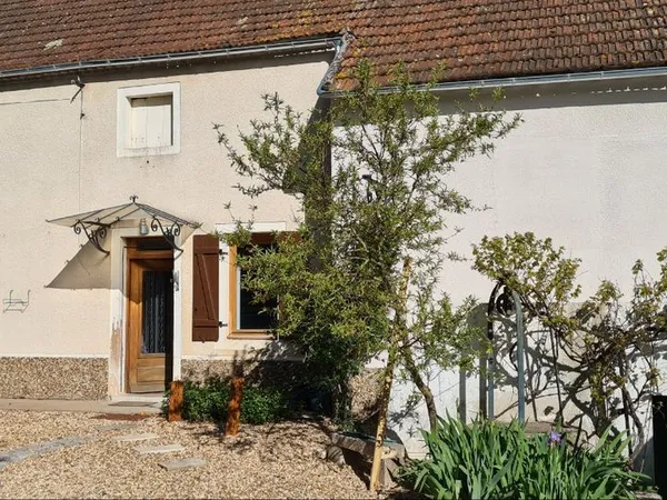 Maison avec cour 