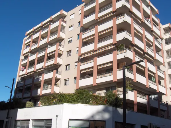 Loue studio 25m² totalement rénové à 4 minutes à pied de la Promenade des Anglais - Nice 