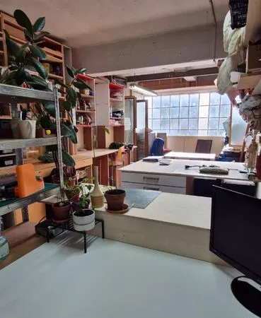 Atelier artiste + bureau (1 place) - LA BRICHE 