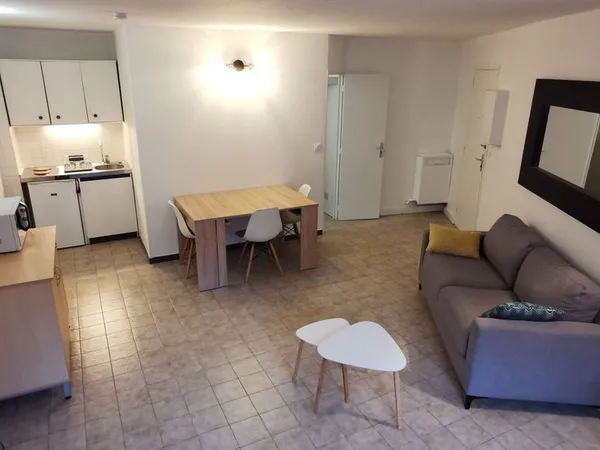 Studio meublé 
