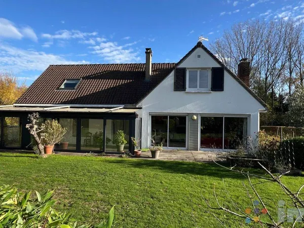 Villa 6 pièces 197 m² 