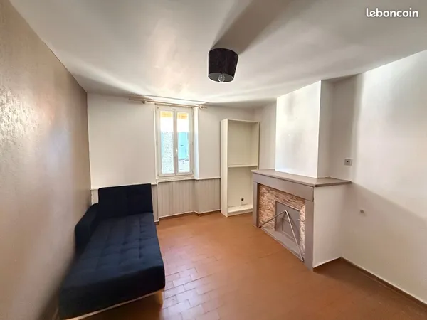 Studio 1 pièce 27 m² 