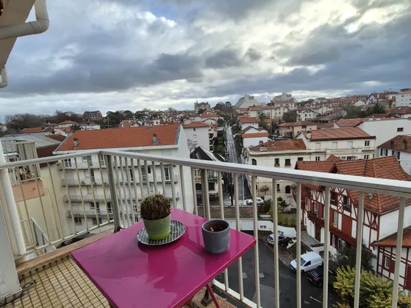 Biarritz Gare du Midi, STUDIO 30 m2, dernier étage 